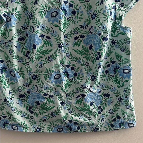 Talbots, Woman’s Size M Blue and Green Floral Cap-Sleeve Blouse - Picture 4 of 7